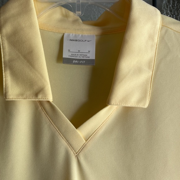 Nike women’s golf polo, drifit, size M - Picture 4 of 6